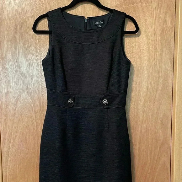 Tahari Arthur S.Levine Fitted Black And Gold Textured Sleeveless Dress Size 2 - Picture 5 of 9